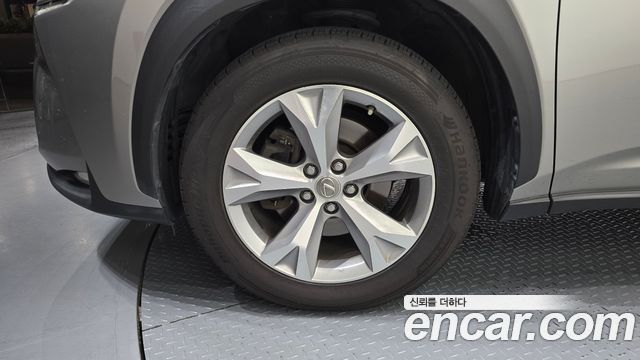 Lexus NX Executive — пробег 124 135 км — фото 5 из 5