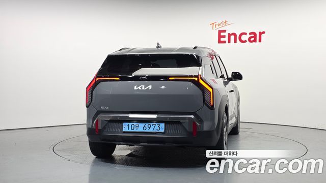 Kia EV3 из Кореи Encar