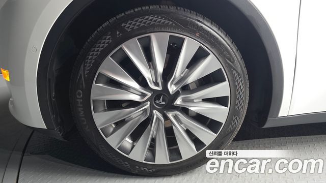 Tesla Model Y Long Range AWD — пробег 90 028 км — фото 5 из 5