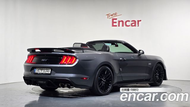 Ford Mustang GT Convertible — пробег 53 127 км — фото 2 из 5