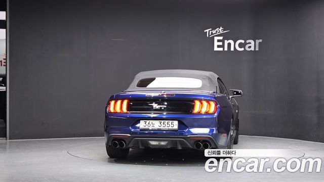 Ford Mustang GT Convertible — пробег 90 124 км — фото 4 из 5