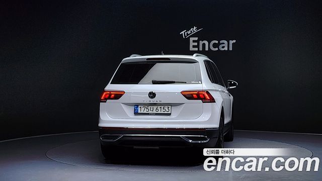 Volkswagen Tiguan 2.0 TDI Premium — пробег 55 142 км — фото 4 из 5