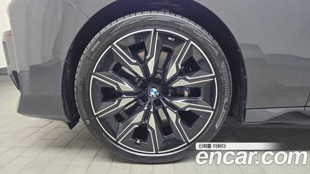 BMW i7 из Кореи Encar