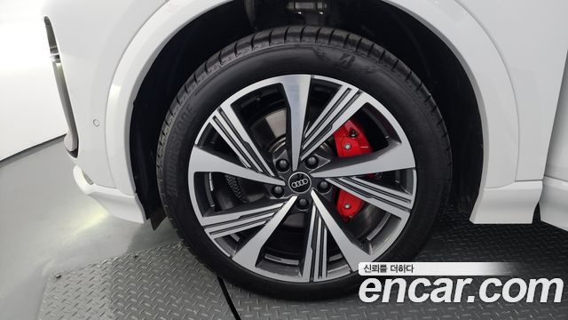 Audi SQ6 e-tron из Кореи Encar