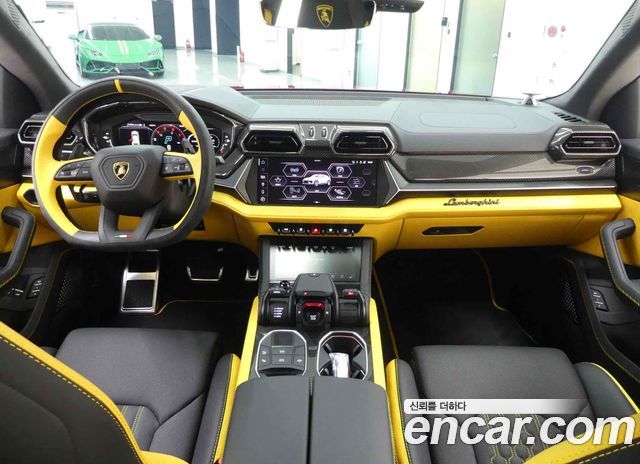 Lamborghini Urus из Кореи Encar