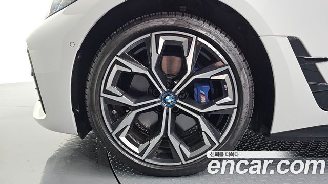 BMW i4 из Кореи Encar