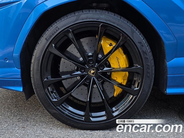 Lamborghini Urus 4.0 V8 — пробег 20 500 км — фото 5 из 5