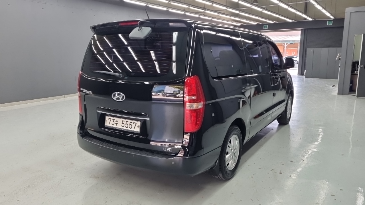 Hyundai Starex 12-Seater LPi Wagon Smart — пробег 185 057 км — фото 2 из 5
