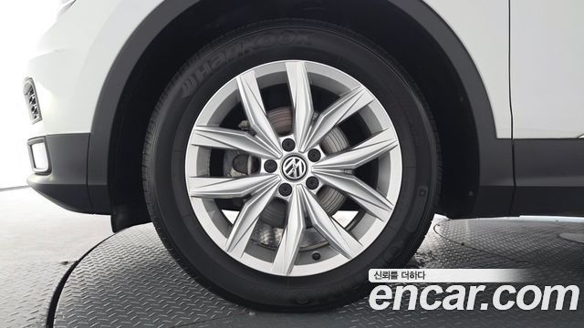 Volkswagen Tiguan 2.0 TDI Premium — пробег 98 891 км — фото 5 из 5