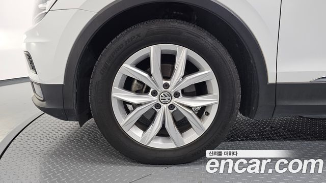 Volkswagen Tiguan 2.0 TDI Premium — пробег 81 570 км — фото 5 из 5
