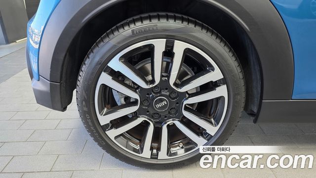 Mini Cooper Classic Third Generation — пробег 12 389 км — фото 5 из 5
