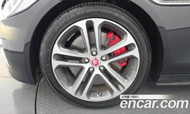 Jaguar XE 3.0 SC S — пробег 96 749 км — фото 5 из 5