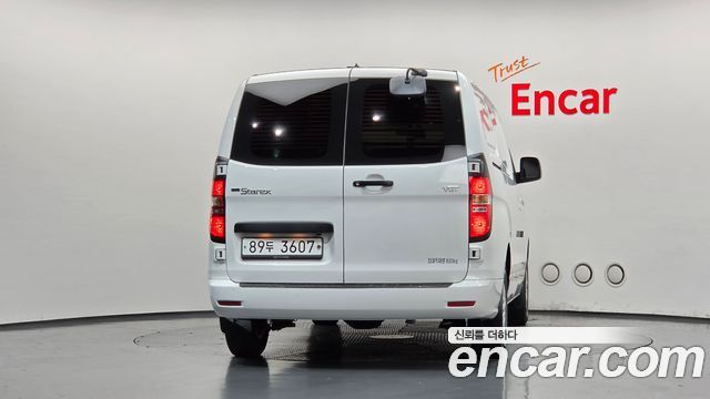 Hyundai Starex Van 3-Seater Smart — пробег 75 252 км — фото 4 из 5