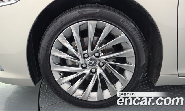 Lexus ES Limited — пробег 97 876 км — фото 5 из 5