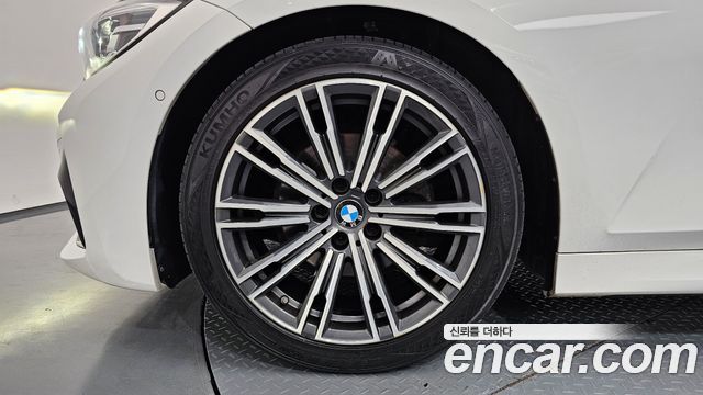 BMW 3-Series из Кореи Encar
