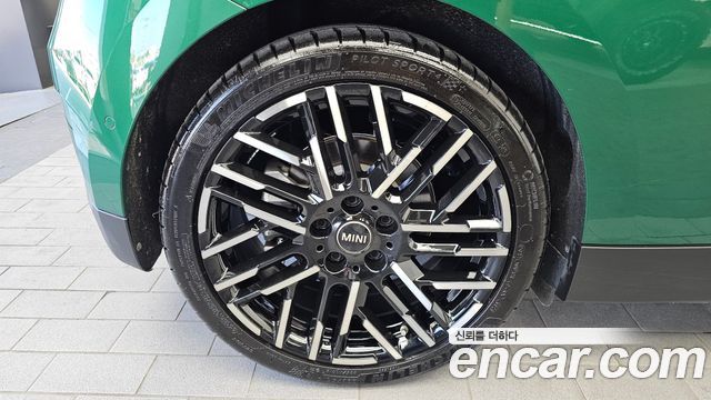 Mini Cooper SE Favoured — пробег 9 011 км — фото 5 из 5