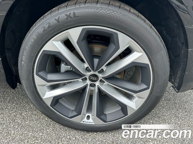 Audi Q8 55 TFSI Quattro Premium — пробег 30 км — фото 5 из 5
