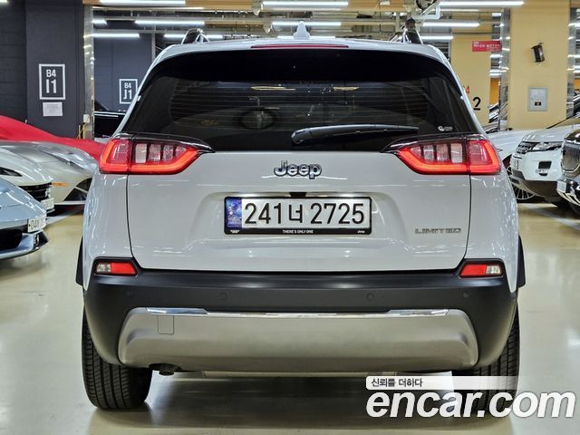 Jeep Cherokee 2.4 Limited 2WD — пробег 2 500 км — фото 4 из 5