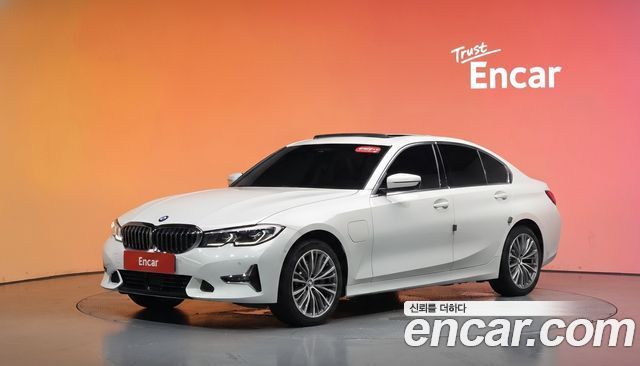 BMW 3-Series 330e Luxury — пробег 112 851 км — фото 1 из 5