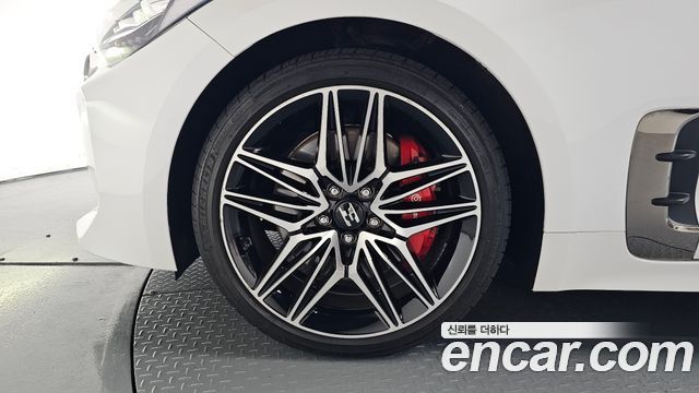 Kia Stinger из Кореи Encar
