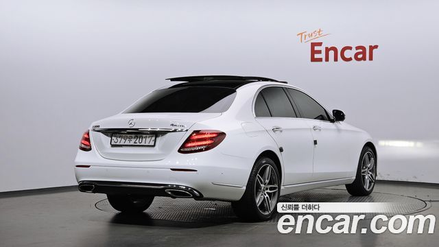 Mercedes-Benz E-Class из Кореи Encar