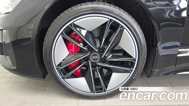 Audi RS e-tron GT из Кореи Encar