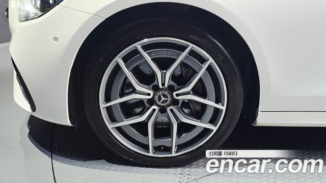 Mercedes-Benz E-Class E220d 4MATIC AMG Line — пробег 84 815 км — фото 5 из 5