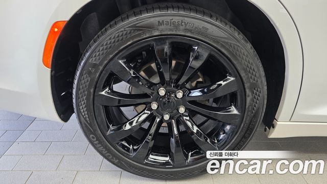 Chrysler 300C из Кореи Encar
