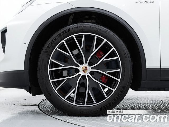 Porsche Macan из Кореи Encar