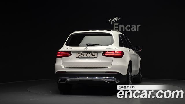 Mercedes-Benz GLC-Class GLC220 d 4MATIC Premium — пробег 70 308 км — фото 4 из 5