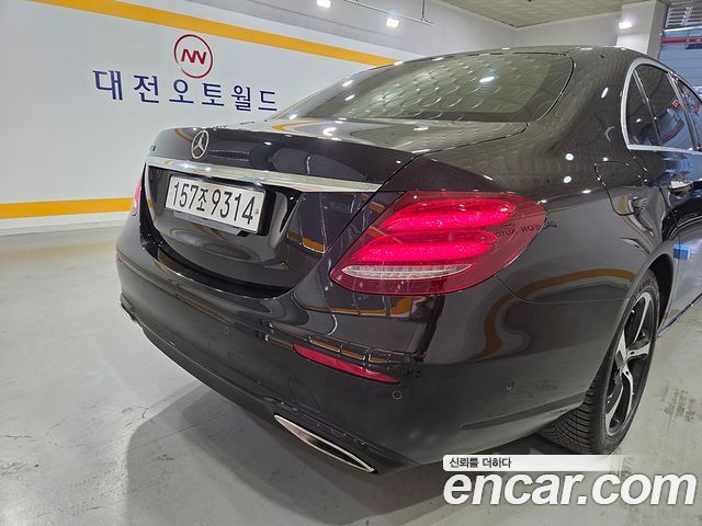 Mercedes-Benz E-Class из Кореи Encar