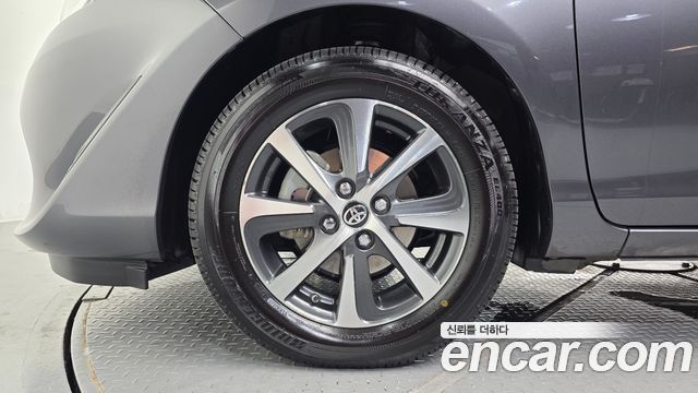 Toyota Prius из Кореи Encar