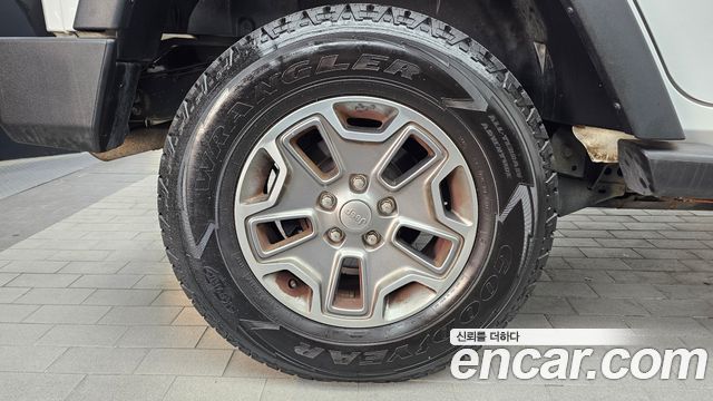Jeep Wrangler 2.8 Diesel Rubicon 4Door — пробег 98 800 км — фото 5 из 5