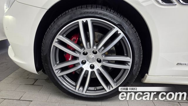 Maserati Quattroporte из Кореи Encar
