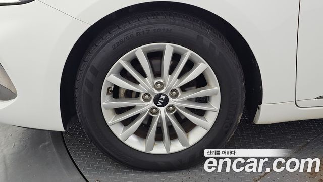 Kia K7 из Кореи Encar