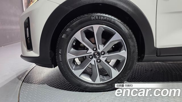 Kia Stonic из Кореи Encar