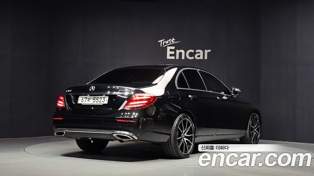 Mercedes-Benz E-Class из Кореи Encar