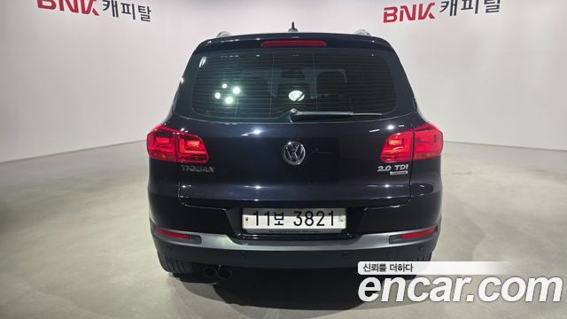 Volkswagen Tiguan 2.0 TDI  Premium 5N — пробег 149 552 км — фото 4 из 5