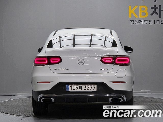 Mercedes-Benz GLC-Class GLC300e 4MATIC Coupe — пробег 55 743 км — фото 4 из 5