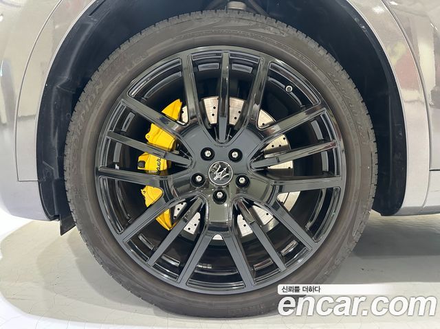 Maserati Levante из Кореи Encar