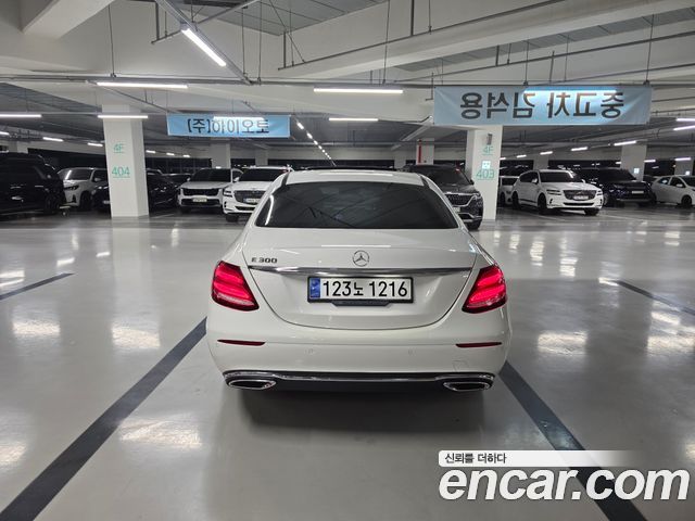 Mercedes-Benz E-Class E300 Avantgarde — пробег 57 000 км — фото 5 из 5