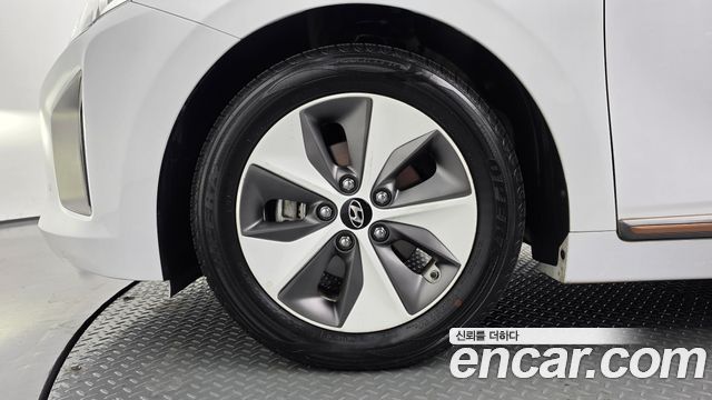 Hyundai Ioniq Q — пробег 185 870 км — фото 5 из 5