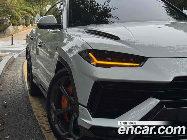 Lamborghini Urus 4.0 V8 S — пробег 14 000 км — фото 2 из 5
