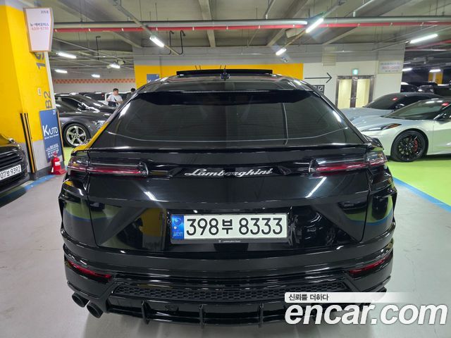Lamborghini Urus 4.0 V8 — пробег 10 000 км — фото 5 из 5