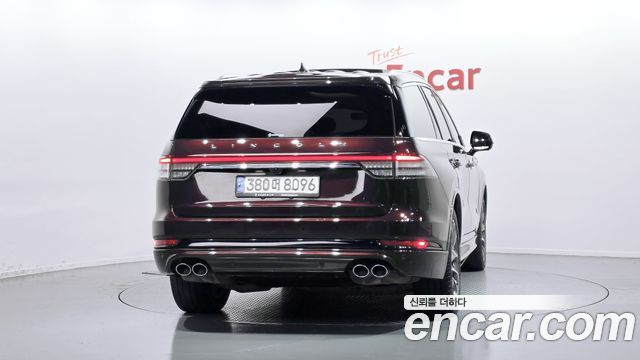 Lincoln Aviator 3.0 PHEV GT AWD — пробег 66 387 км — фото 4 из 5