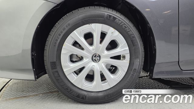 Toyota Prius 1.8 E — пробег 89 660 км — фото 5 из 5