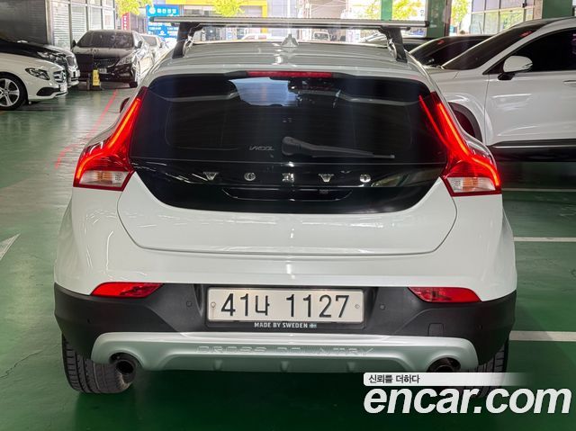 Volvo V40 D3 — пробег 76 008 км — фото 5 из 5