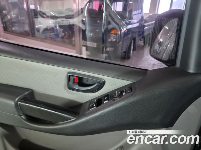 Hyundai Starex 12-Seater Wagon Smart — пробег 243 354 км — фото 5 из 5